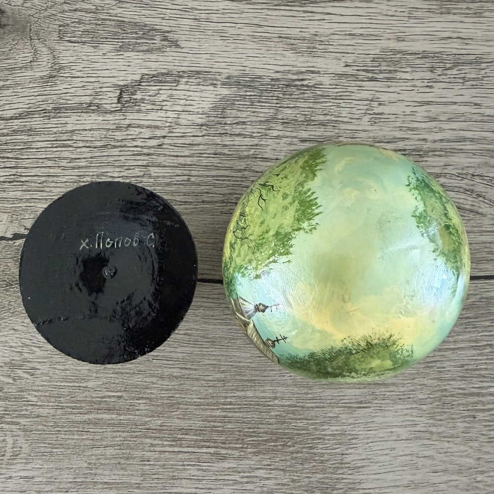 Vtg Russian Hand Painted Sphere Lacquer Wooden Trinket Cabin Forest Green Signed - Picture 7 of 12